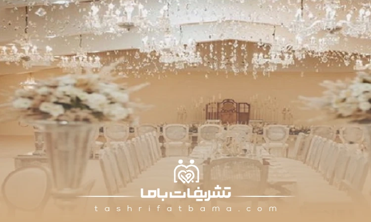 آیا وسعت سالن در انتخاب تالار موثر است؟