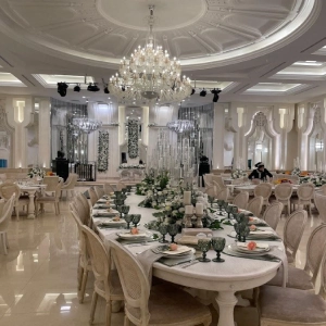 تالار عمارت زرین