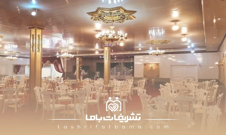 توجه به چیدمان میز غذا در تالار زنجان