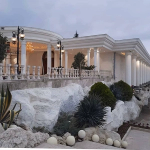 باغ تالار سپید