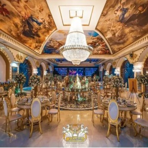 تالار پدیرایی عمارت فاخر در جنوب تهران