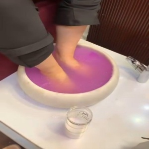 سالن تخصصی ناخن لاراتیس در تهران