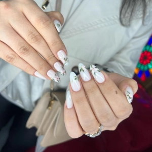 بهار بخشیان ناخن کار در اصفهان