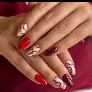 مهسا مهیاری ناخن کار در اصفهان