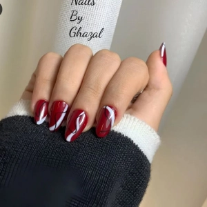 غزل ابوطالبی ناخن کار در اصفهان