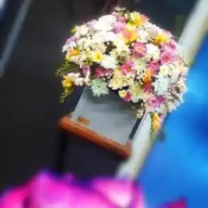 گل فروشی عمارت در همدان