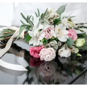 گل فروشی ماه گل در قم