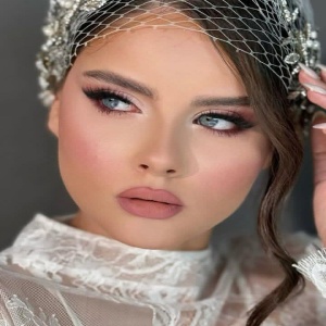 میکاپ آرتیست نرگس فروهنده در اصفهان