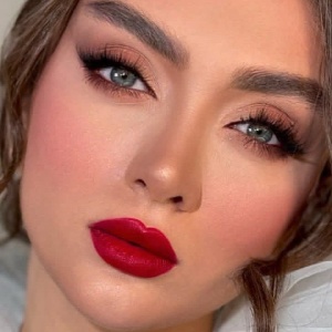 میکاپ آرتیست نرگس فروهنده در اصفهان