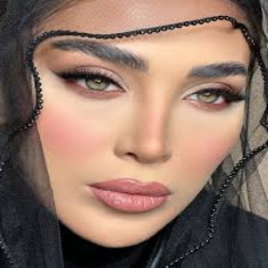 میکاپ آرتیست نیلوفر جلوان در اصفهان