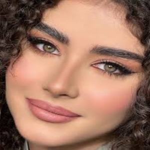 میکاپ آرتیست نیلوفر جلوان در اصفهان