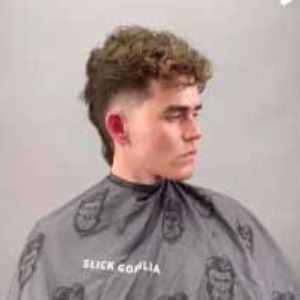 سالن پیرایش آقای خاص در شیراز