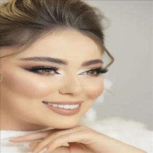 نینا احمدی میکاپ آرتیست مشهد