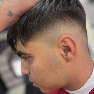 آرایشگاه امیر میرزایی