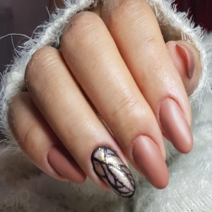 کاشت ناخن سمانه حاتمیان