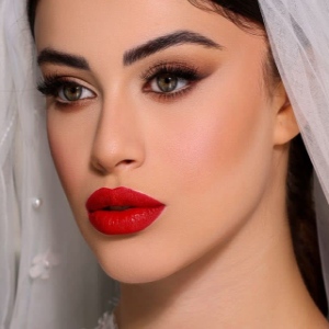 سالن زیبایی پری خاتمی بهترین میکاپ آرتیست در اصفهان