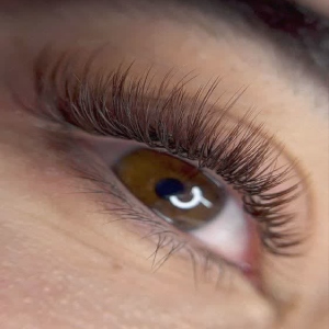 سالن زیبایی ماکیاژ