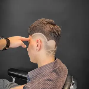 آرایشگاه دست قیچی